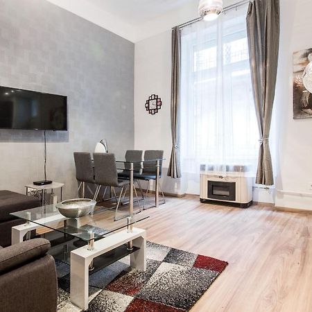 Quiet Nest In The Bustling Centre Of Budapest Luaran gambar