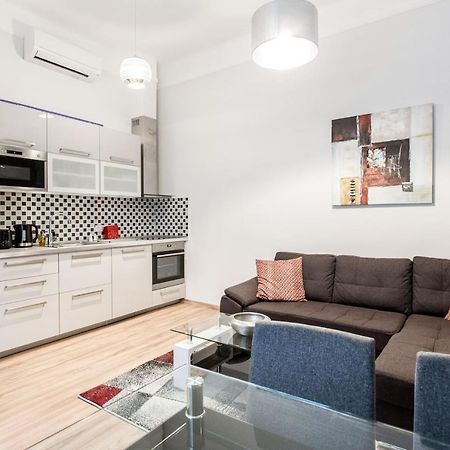 Quiet Nest In The Bustling Centre Of Budapest Luaran gambar