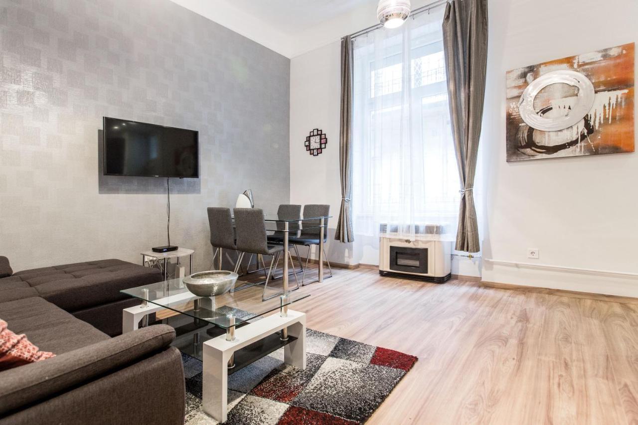 Quiet Nest In The Bustling Centre Of Budapest Luaran gambar