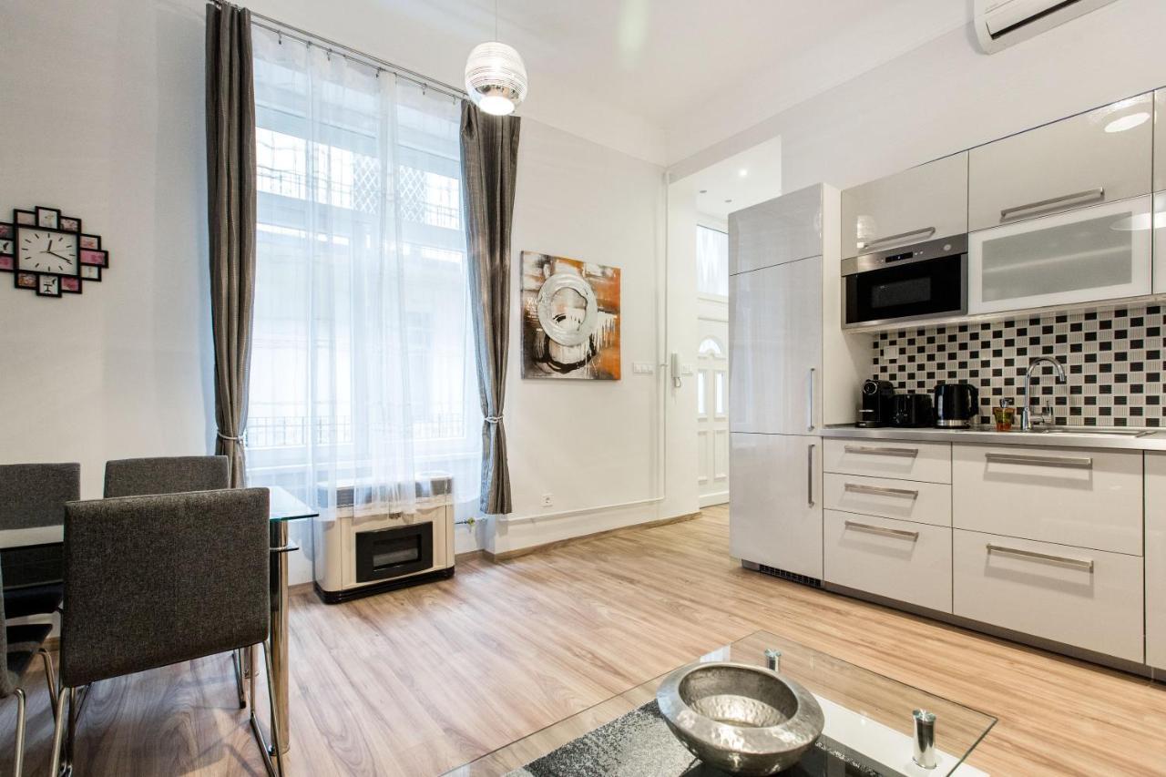 Quiet Nest In The Bustling Centre Of Budapest Luaran gambar