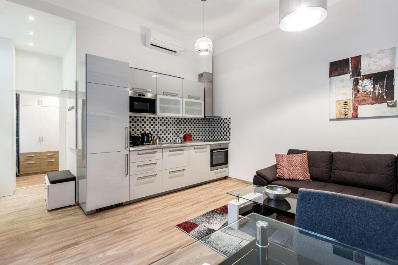 Quiet Nest In The Bustling Centre Of Budapest Luaran gambar